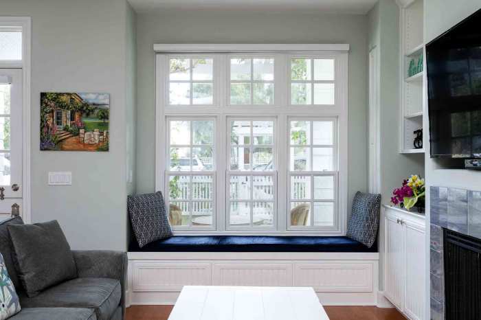 How to decorate a large bay window